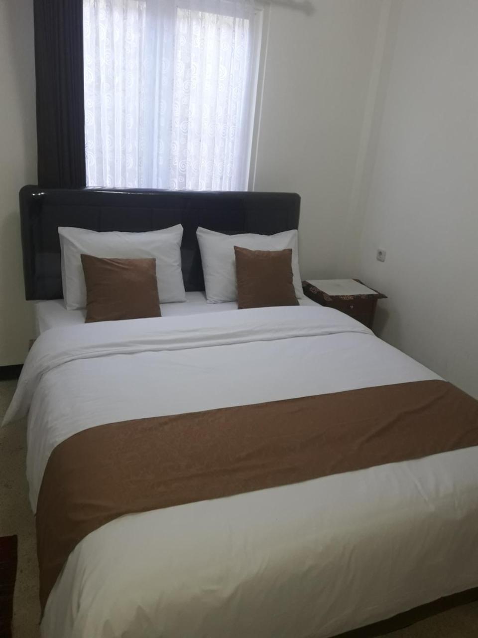 Hotel Menara Malang Buitenkant foto