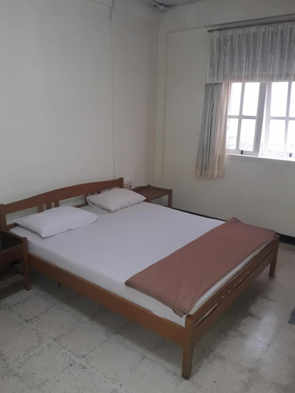 Hotel Menara Malang Buitenkant foto